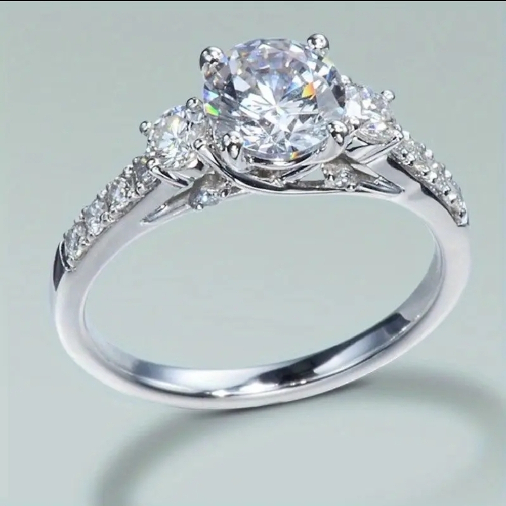 Elegant Silver Zerconia Ring